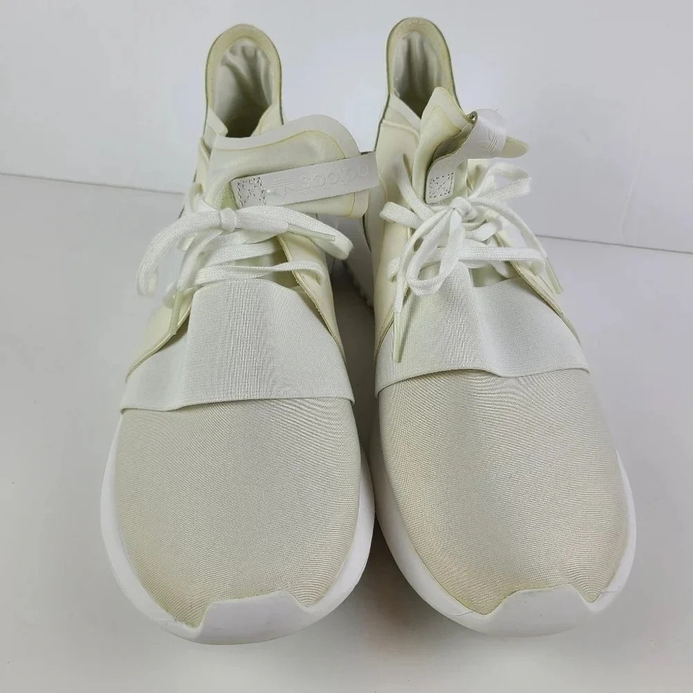 Adidas Tublar Defiant in white tennis/ running shoes